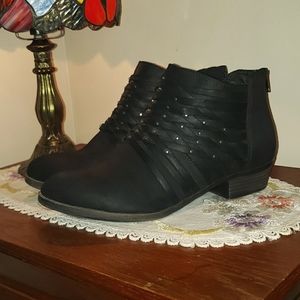 Adorable Booties by SO